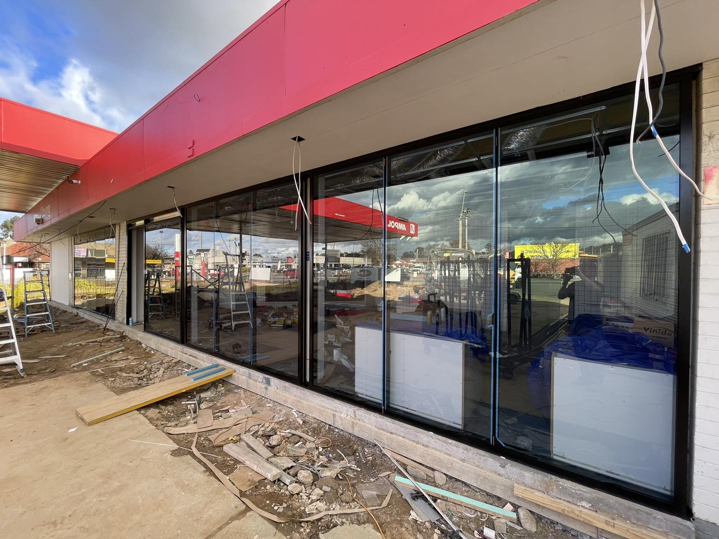 Southwest Fuels - Ampol Service Station in Young – featured project by Insight Glass Solutions